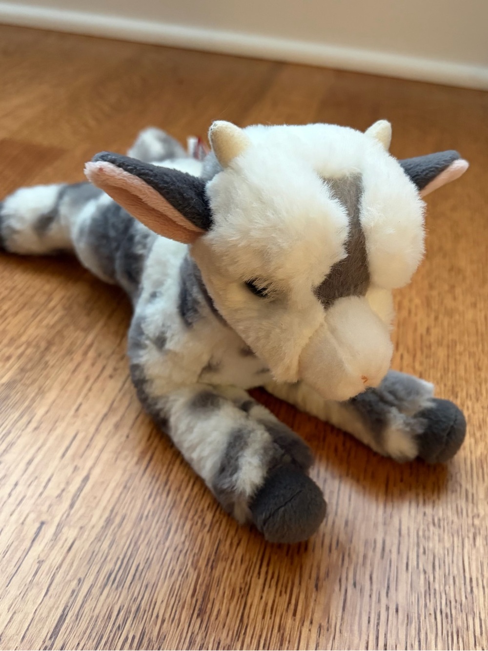 Poppy the Floppy Goat 11" Gray & White Douglas Plush Stuffed Animal Cuddle Toy